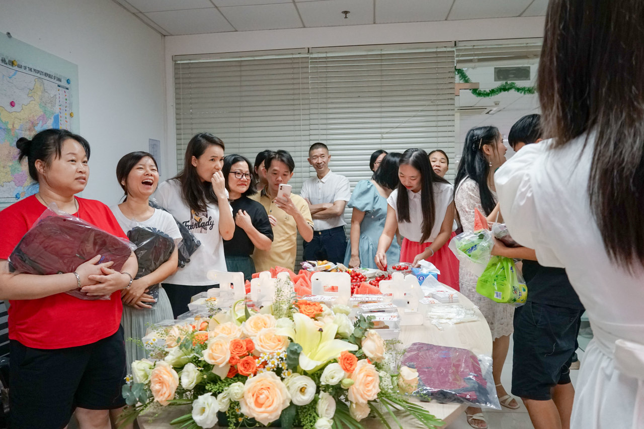 August Employee Birthday Party I Lets get together and live up to the time(图22)
